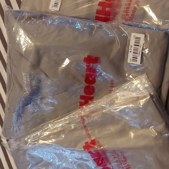 3 LG Unisex Gray scrub sets NEW - Picture 2 of 3